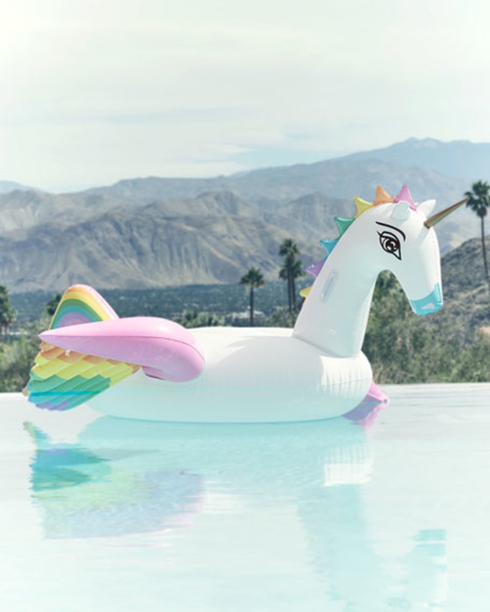 Eenhoorn opblaasbaar | inflatable unicorn | groot | Summer Fun | Water floating Row | 240*230*130CM